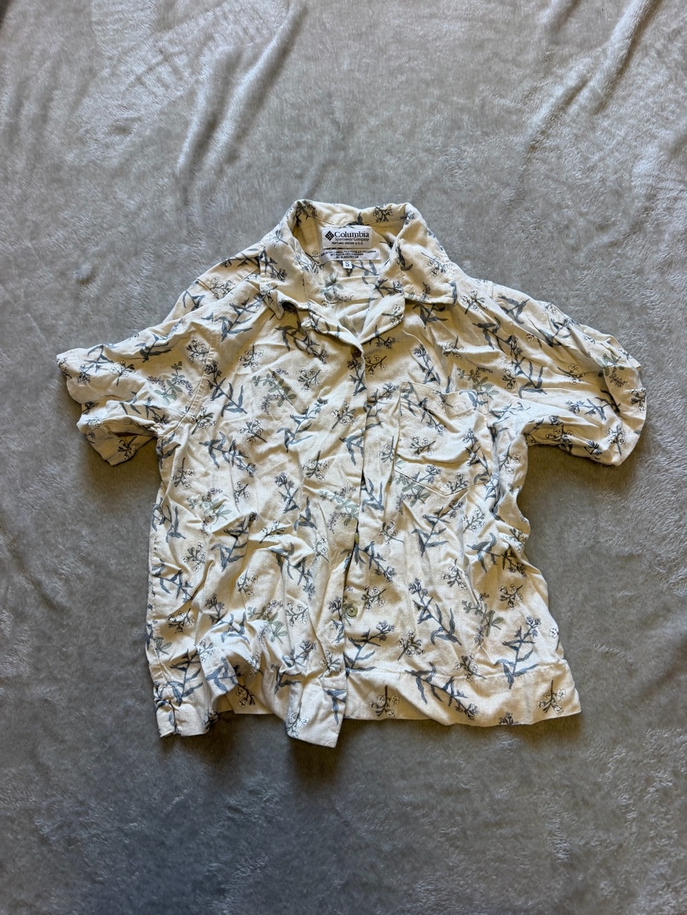 Vintage Columbia Short-Sleeve Printed Shirt Jacket - Cream with Blue Floral